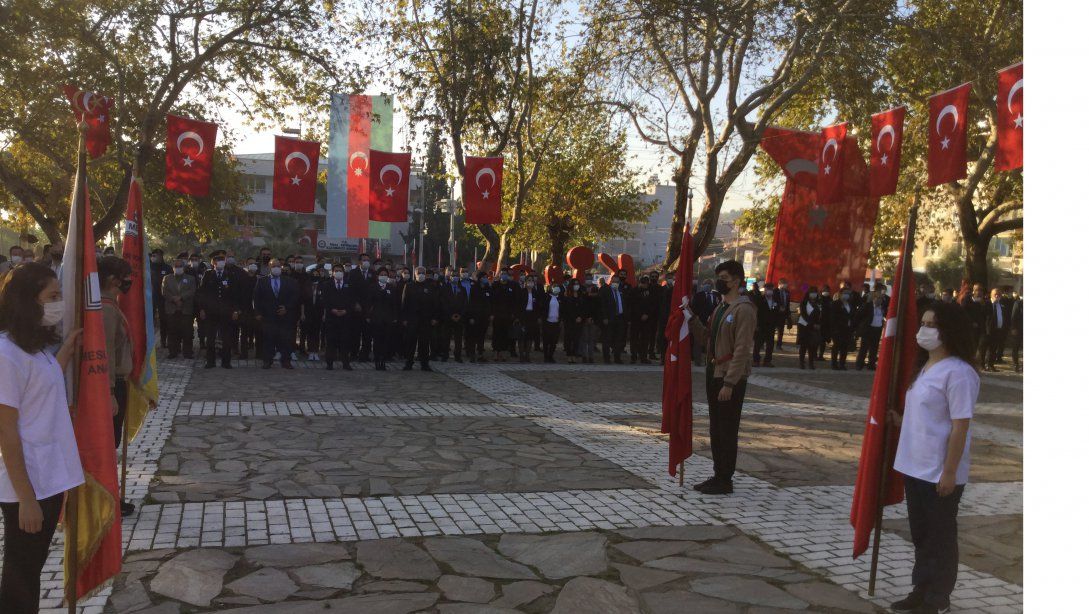 10 Kasım Atatürk'ü Anma Günü'nde Şehit Birol Uysal Parkı'nda Atatürk Anıtına Çelenk Sunma Töreni Düzenlendi.